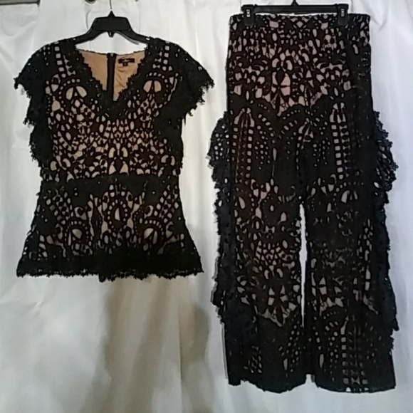 Ladies navy and nude suit - Picture 1 of 7